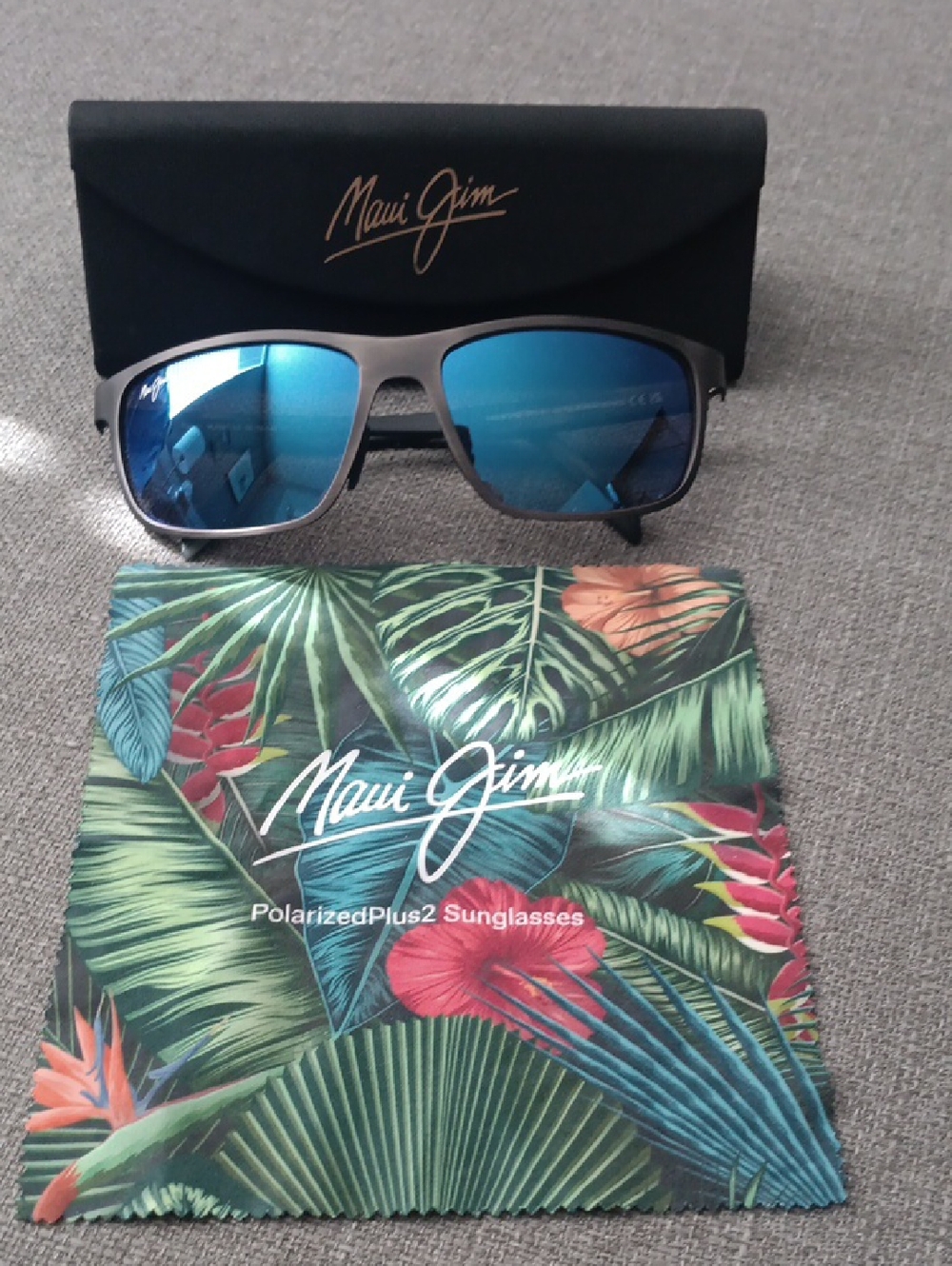 Maui Jim Men's  ANEMONE Sunglasses — Blue Lenses, Gray Frame
